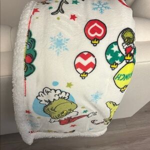The Grinch Christmas Festive Cozy Sherpa Blanket Throw NWT